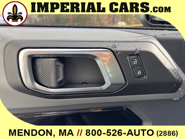 Vehicle image 14 of 26
