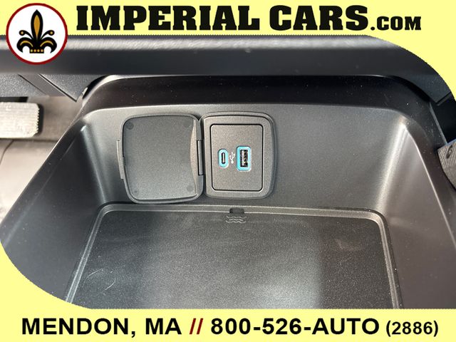 Vehicle image 23 of 26