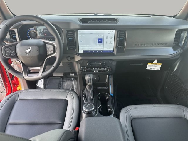 Vehicle image 10 of 31