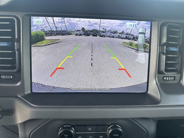 Vehicle image 17 of 31