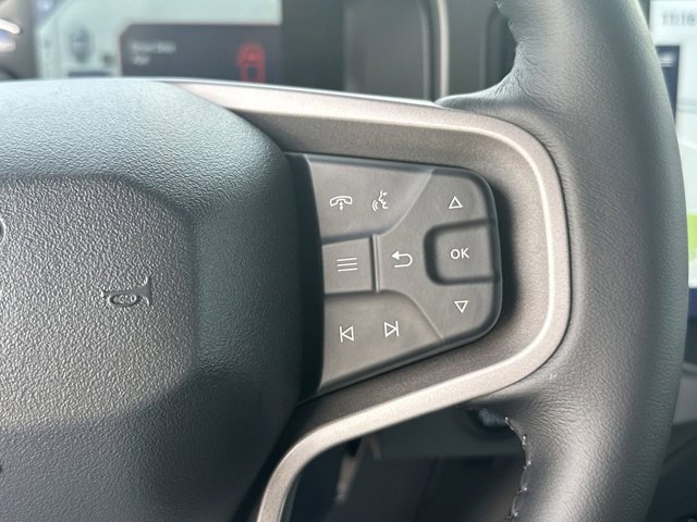 Vehicle image 26 of 31