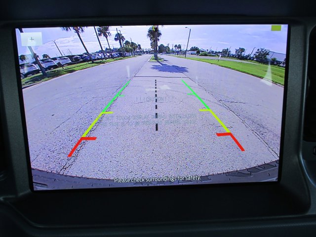 Vehicle image 17 of 22