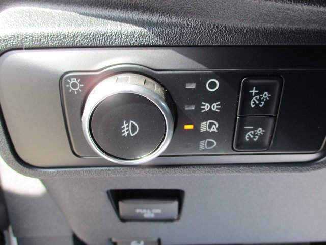 Vehicle image 10 of 22