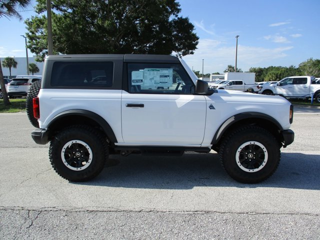 Vehicle image 4 of 22