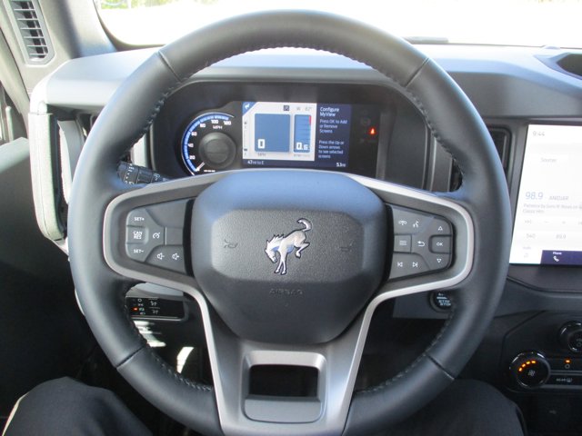 Vehicle image 12 of 22