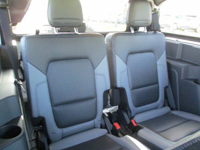 Vehicle image 21 of 22