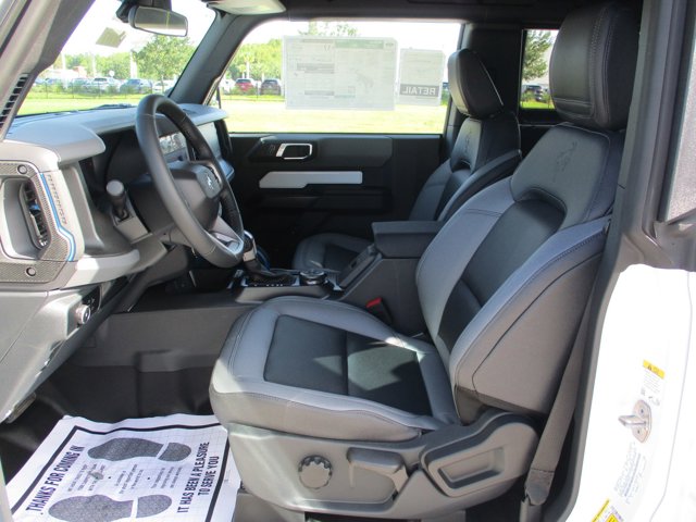 Vehicle image 19 of 22
