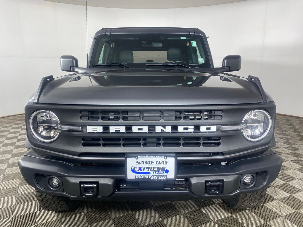 2024 Ford Bronco Black Diamond Image 2 of 25