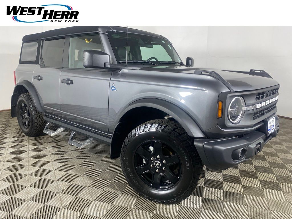 2024 Ford Bronco Black Diamond Image 3 of 25