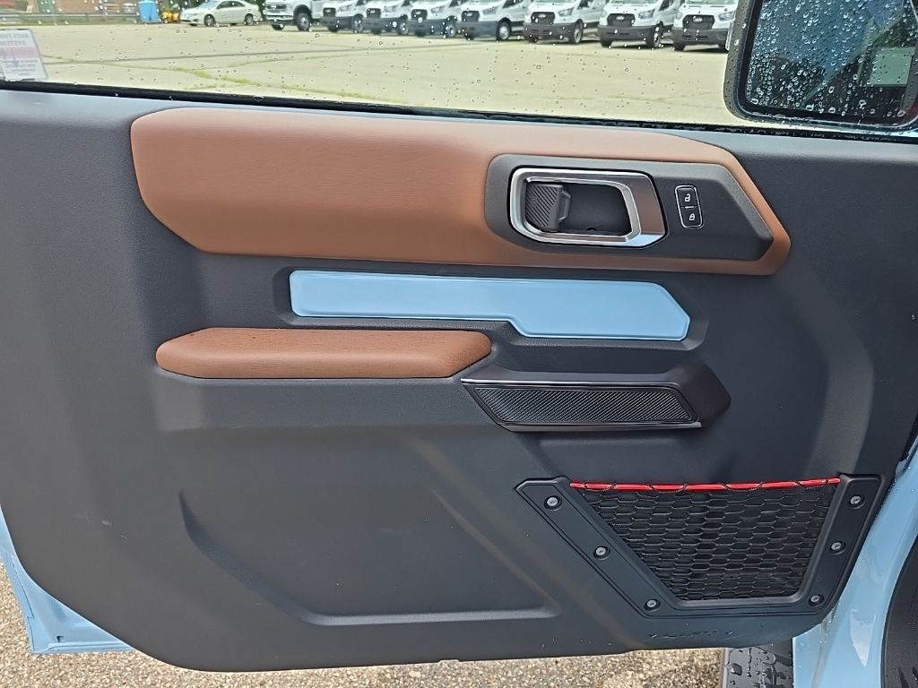 Vehicle image 36 of 41