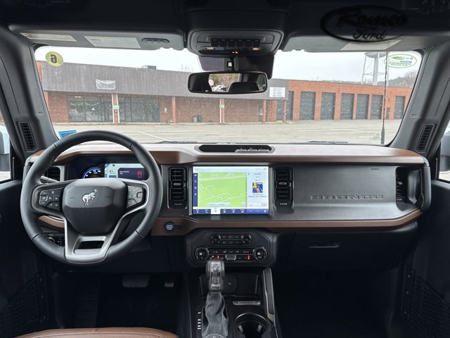 Vehicle image 17 of 36