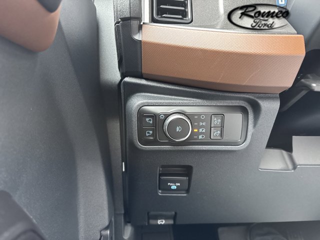 Vehicle image 31 of 36