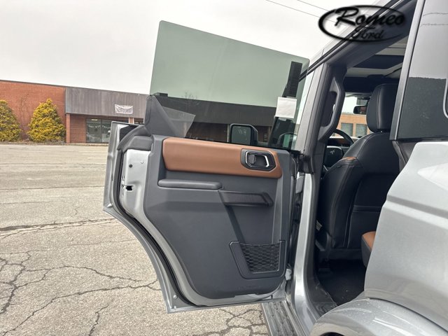 Vehicle image 16 of 36