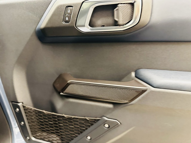 Vehicle image 16 of 45