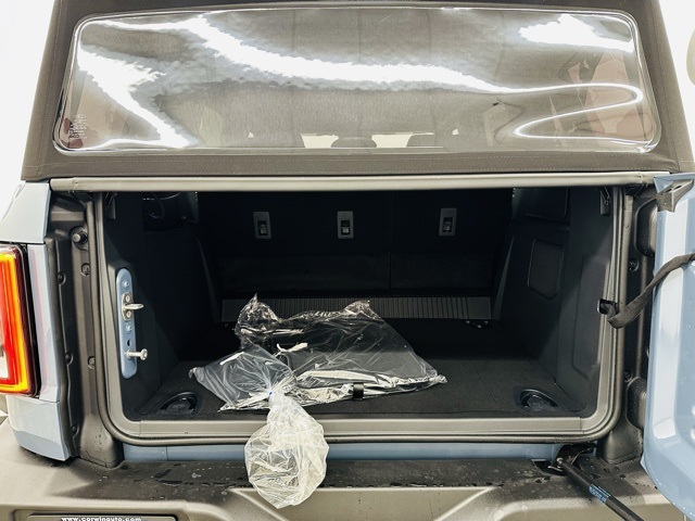 Vehicle image 21 of 45