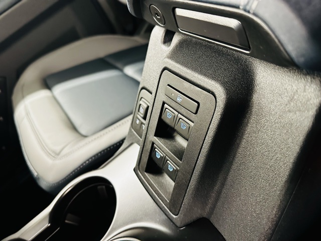 Vehicle image 34 of 45
