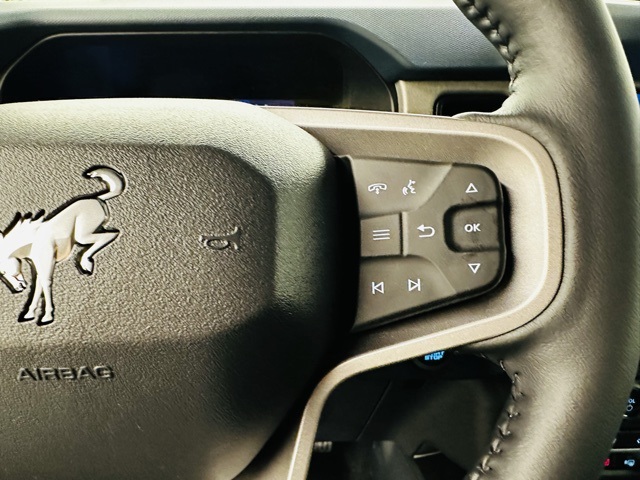 Vehicle image 40 of 45