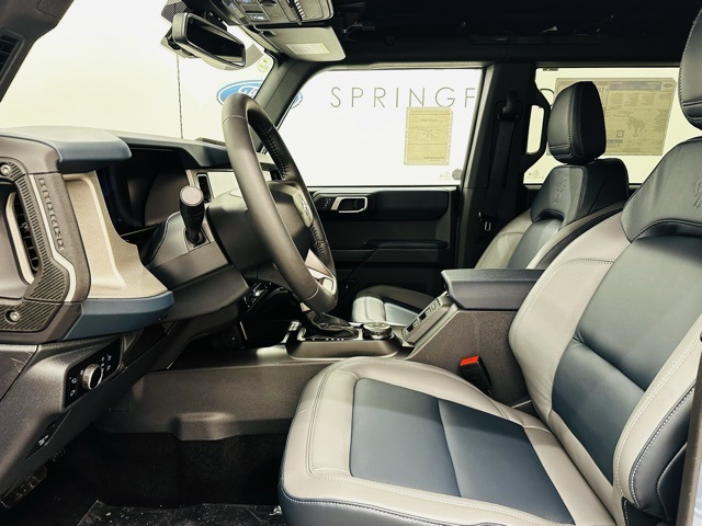 Vehicle image 26 of 45