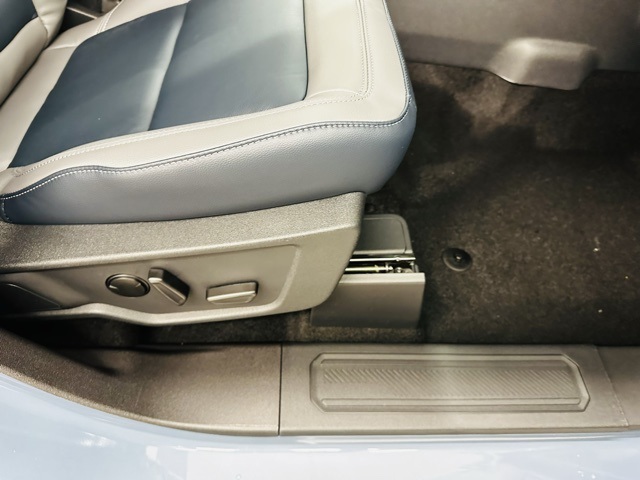 Vehicle image 15 of 45