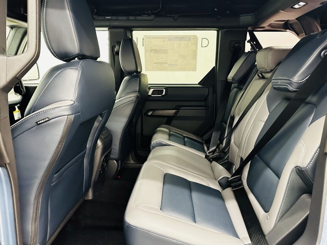 Vehicle image 22 of 45