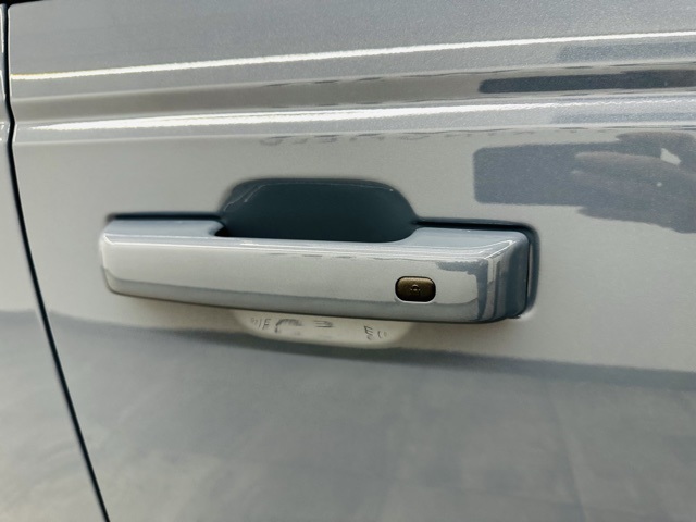 Vehicle image 12 of 45