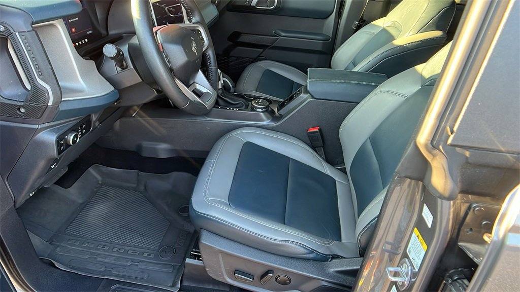 2024 Ford Bronco Outer Banks Image 11 of 33