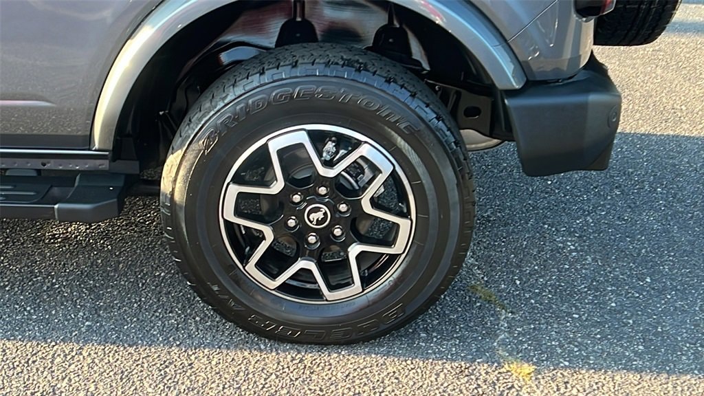2024 Ford Bronco Outer Banks Image 8 of 33