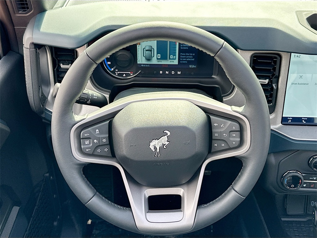 Vehicle image 7 of 19