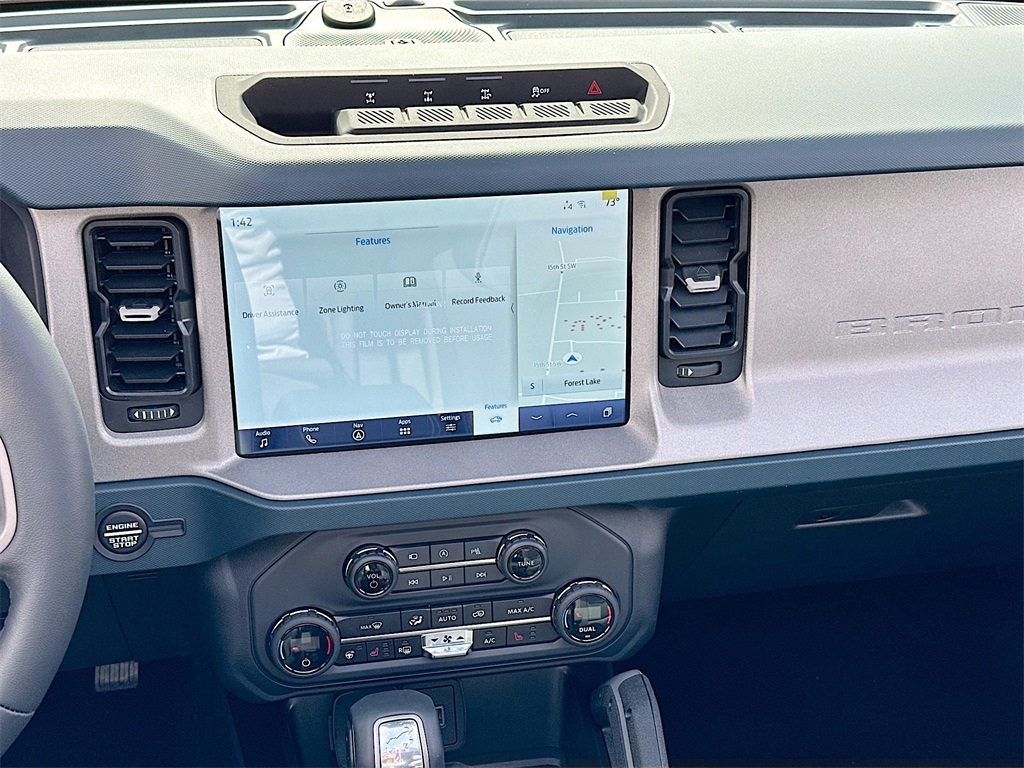 Vehicle image 8 of 19