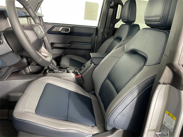 Vehicle image 8 of 24