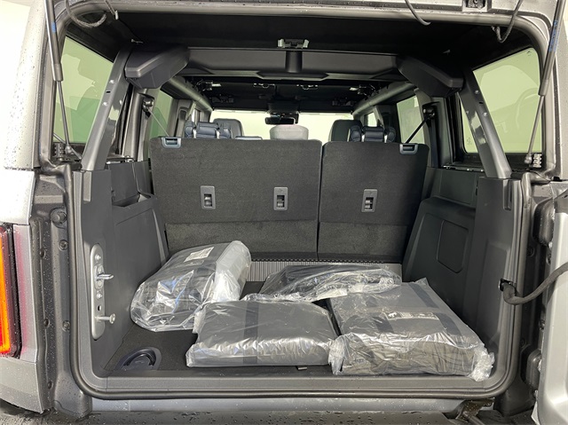 Vehicle image 21 of 24