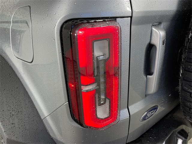Vehicle image 22 of 24