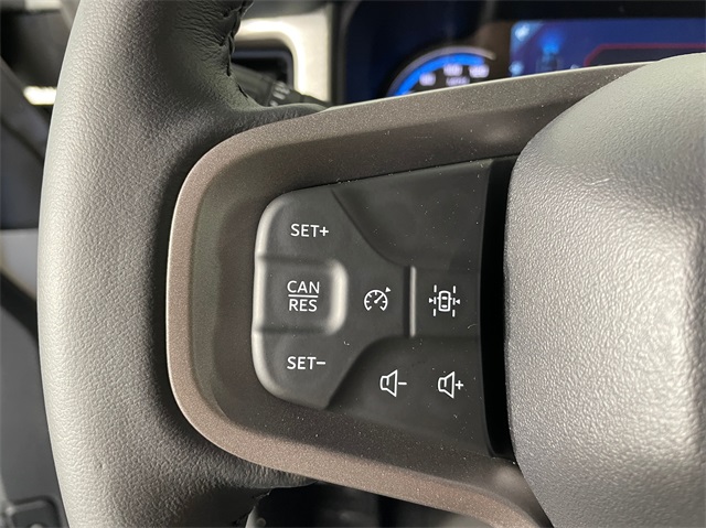 Vehicle image 17 of 24