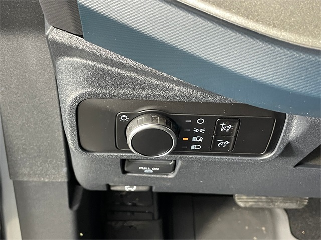 Vehicle image 19 of 24