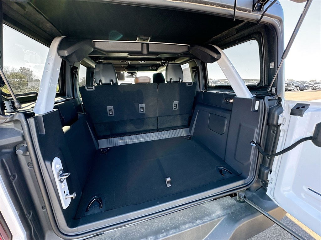 Vehicle image 18 of 22