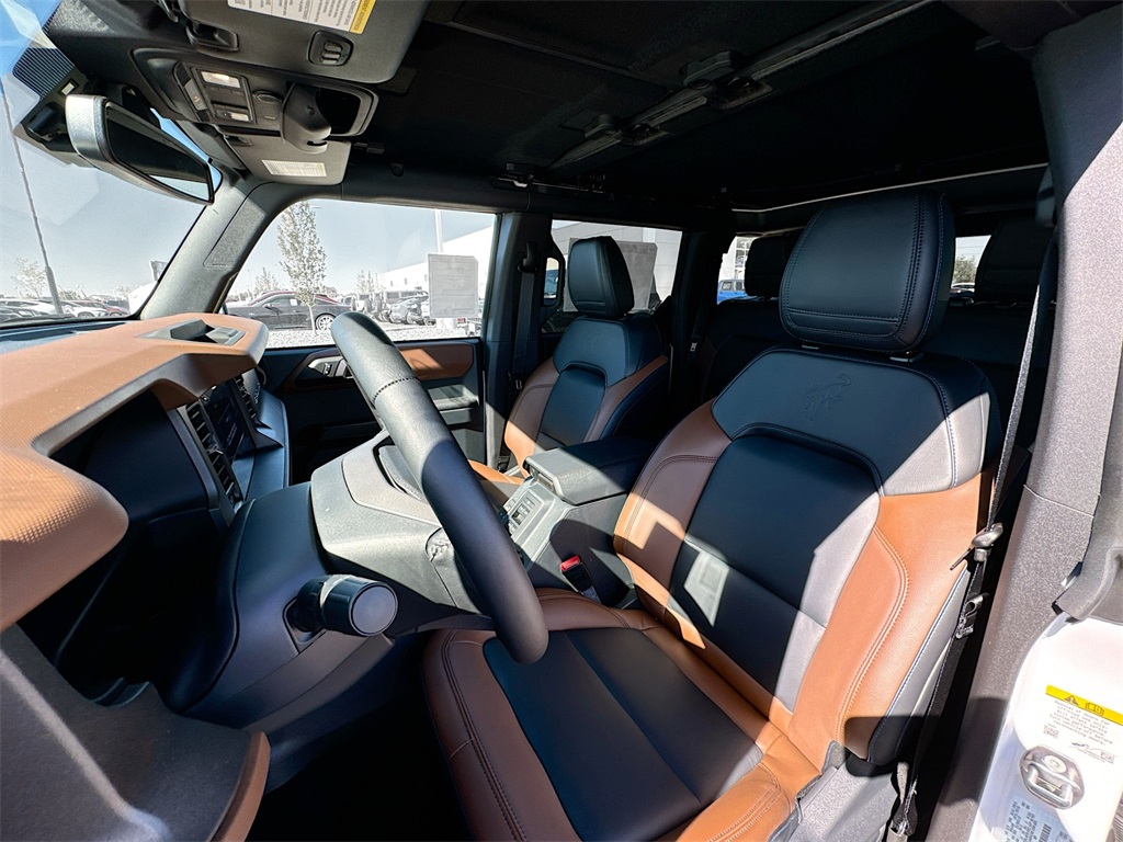 Vehicle image 13 of 22