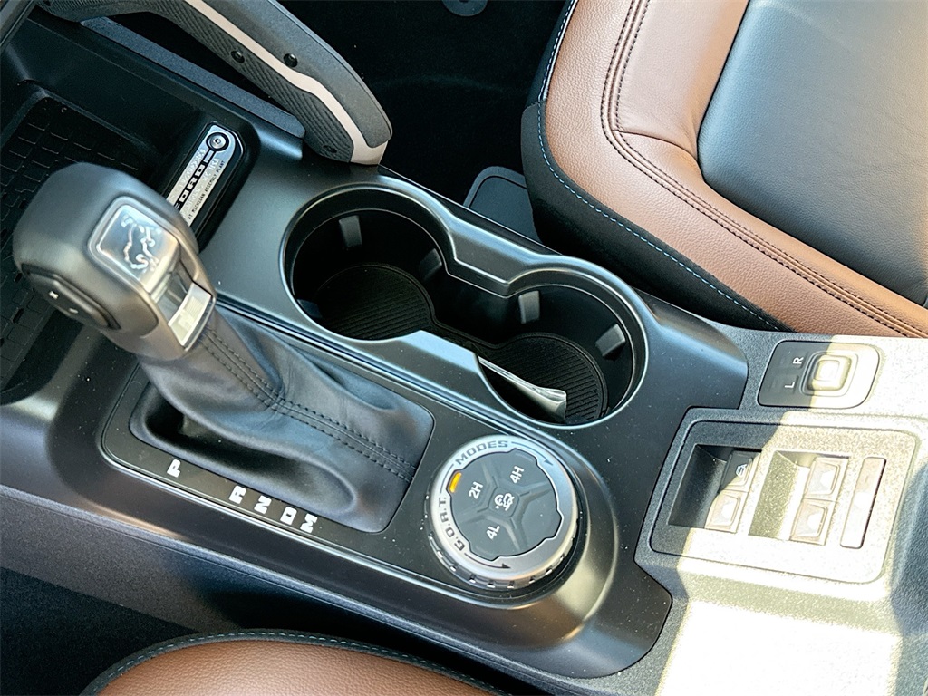 Vehicle image 10 of 22