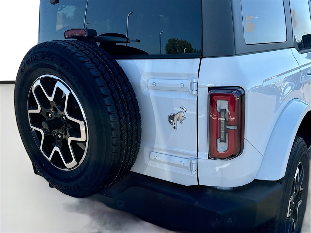 Vehicle image 19 of 22