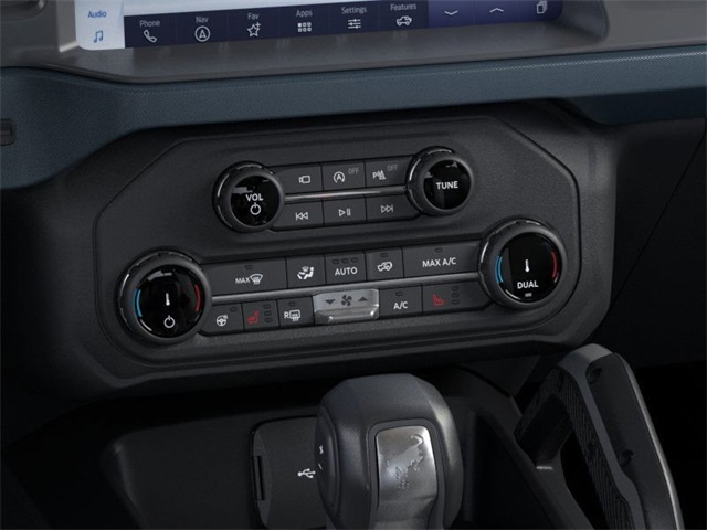 Vehicle image 16 of 25