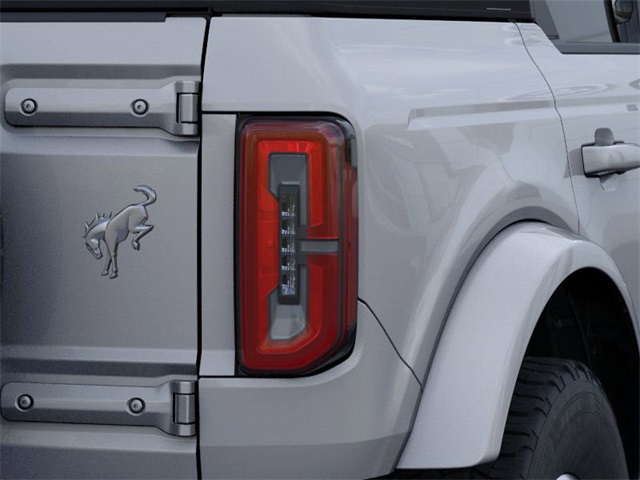 Vehicle image 23 of 25