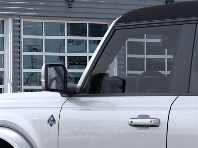 Vehicle image 22 of 25