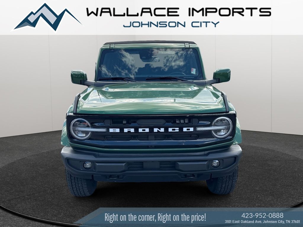2024 Ford Bronco Outer Banks Image 2 of 46