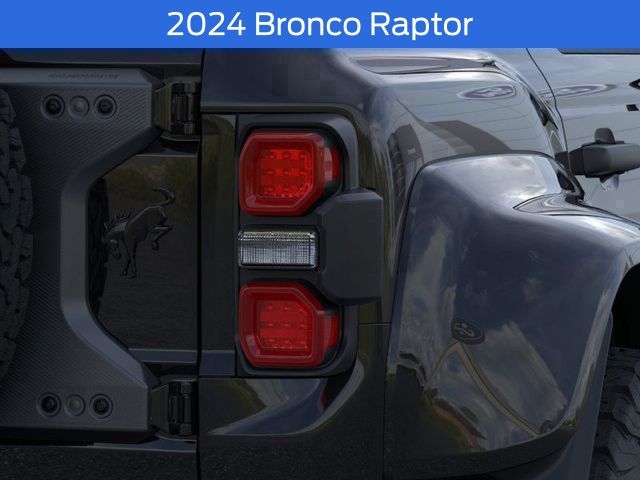 Vehicle image 23 of 25