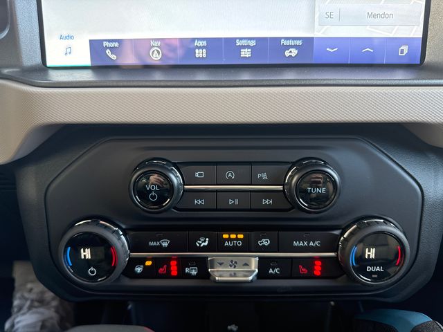 Vehicle image 19 of 26