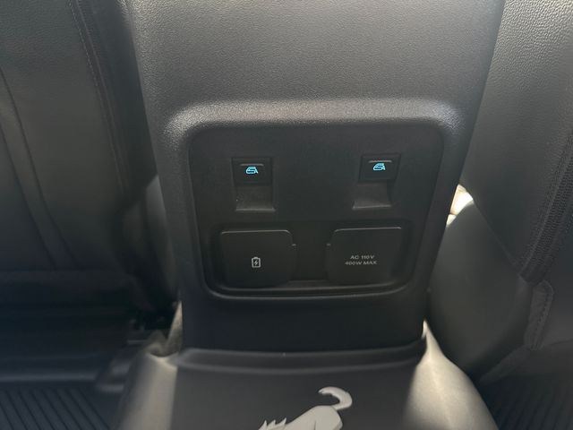 Vehicle image 22 of 26