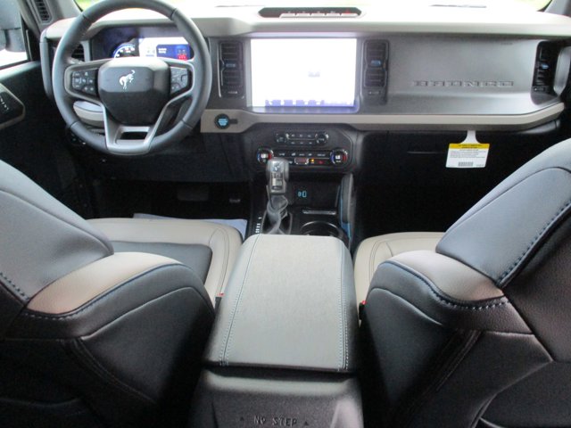 Vehicle image 25 of 26