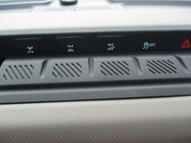 Vehicle image 18 of 26