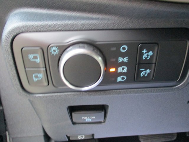 Vehicle image 10 of 26