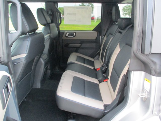 Vehicle image 22 of 26