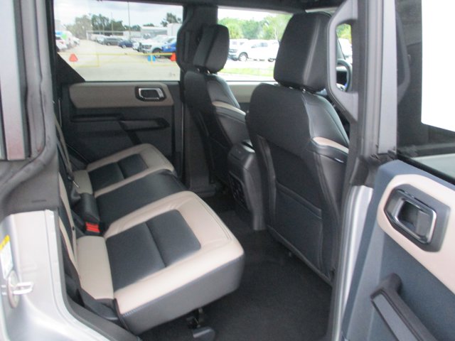 Vehicle image 24 of 26